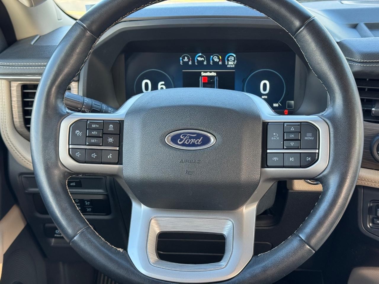 Ford Expedition Max Vehicle Full-screen Gallery Image 13