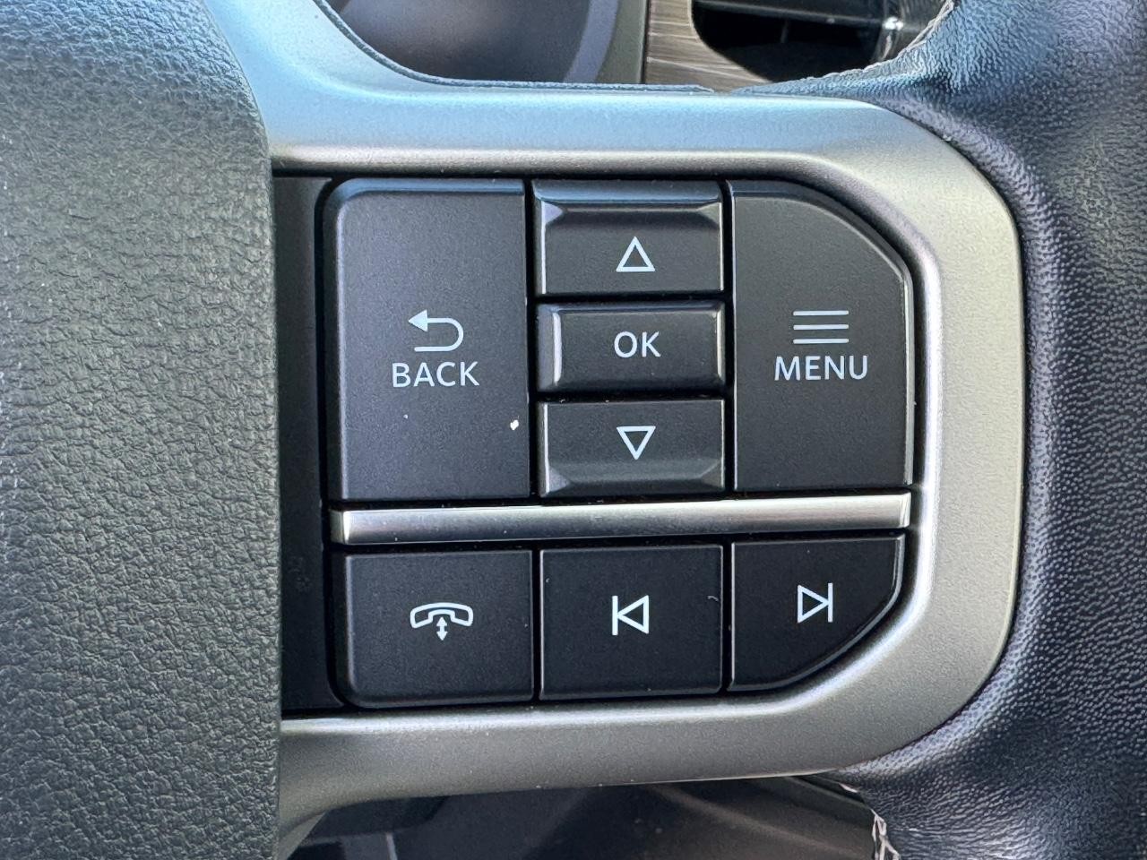 Ford Expedition Max Vehicle Full-screen Gallery Image 22