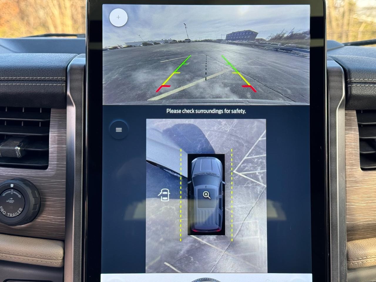 Ford Expedition Max Vehicle Full-screen Gallery Image 24