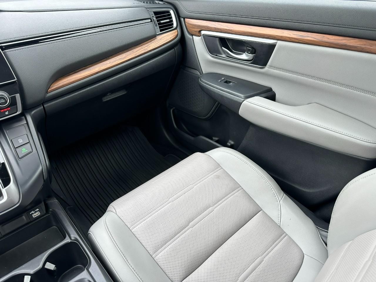 Honda CR-V Vehicle Full-screen Gallery Image 16