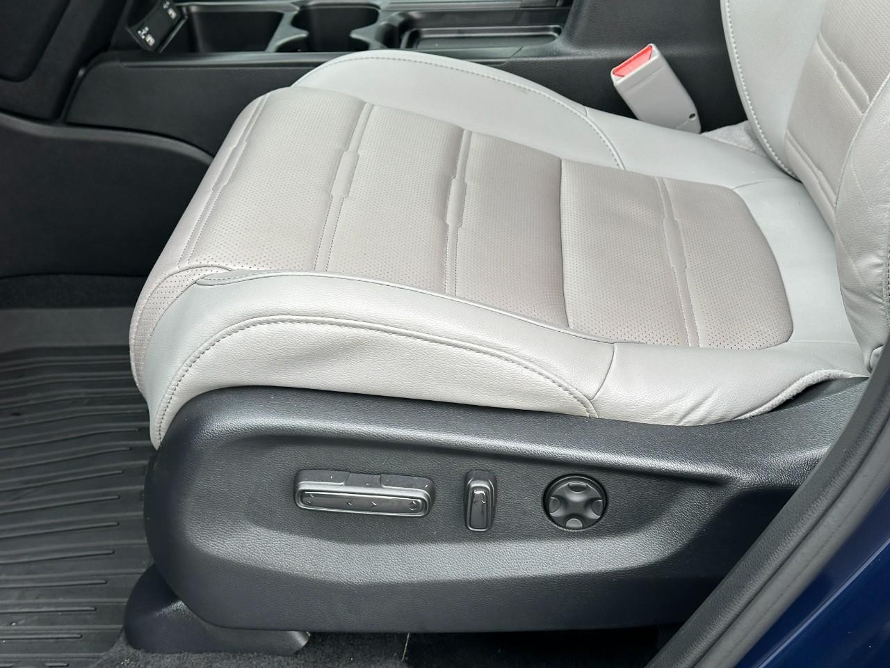 Honda CR-V Vehicle Full-screen Gallery Image 19