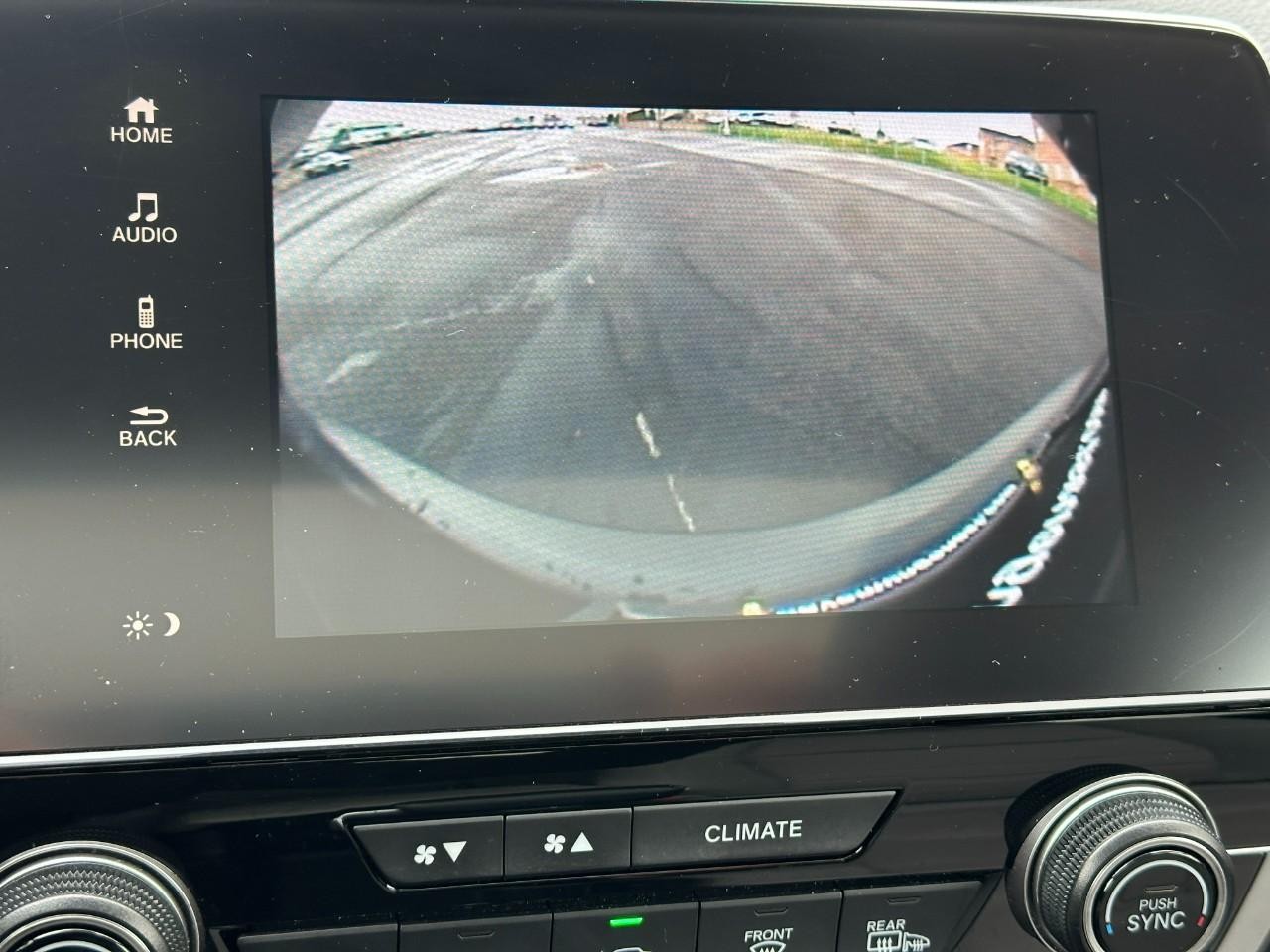 Honda CR-V Vehicle Full-screen Gallery Image 24