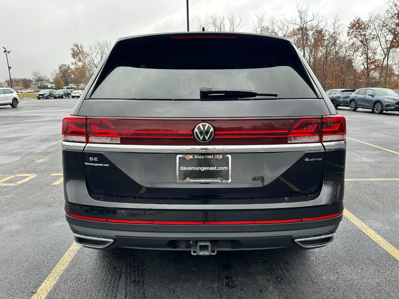 Volkswagen Atlas Vehicle Full-screen Gallery Image 04