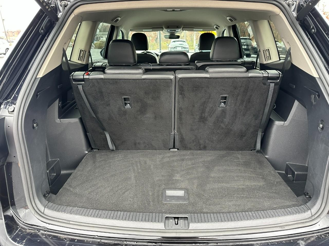 Volkswagen Atlas Vehicle Full-screen Gallery Image 05