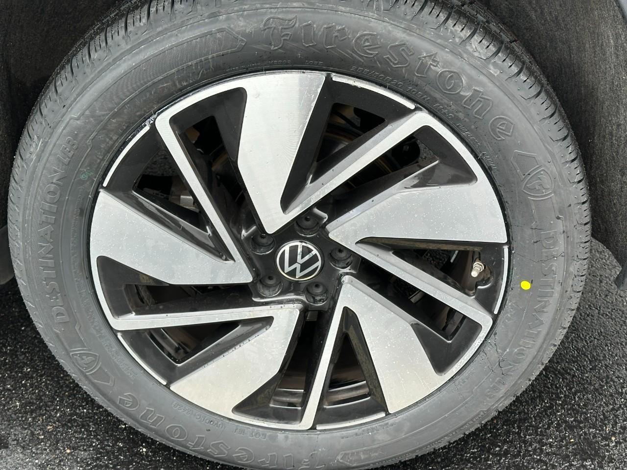 Volkswagen Atlas Vehicle Full-screen Gallery Image 06