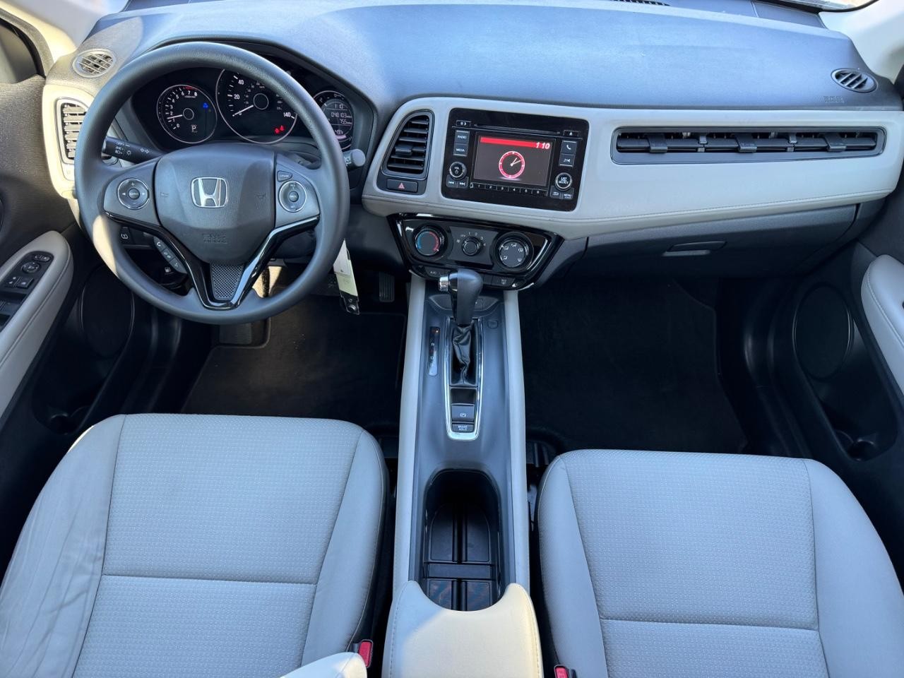 Honda HR-V Vehicle Full-screen Gallery Image 11