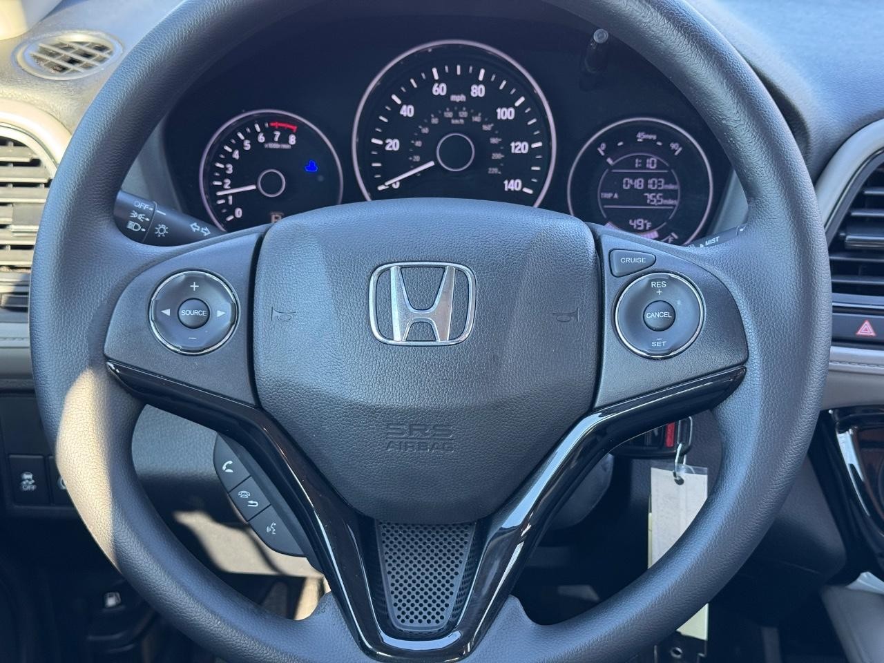 Honda HR-V Vehicle Full-screen Gallery Image 12