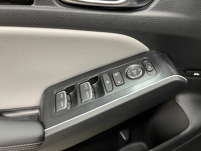 Honda Civic Sedan Hybrid Vehicle Full-screen Gallery Image 13