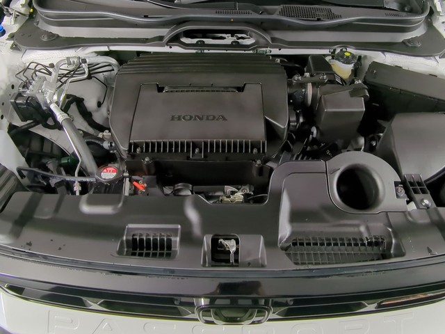 Honda Passport Vehicle Full-screen Gallery Image 08