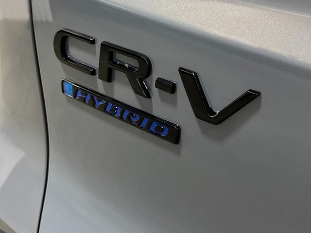 Honda CR-V Hybrid Vehicle Full-screen Gallery Image 05