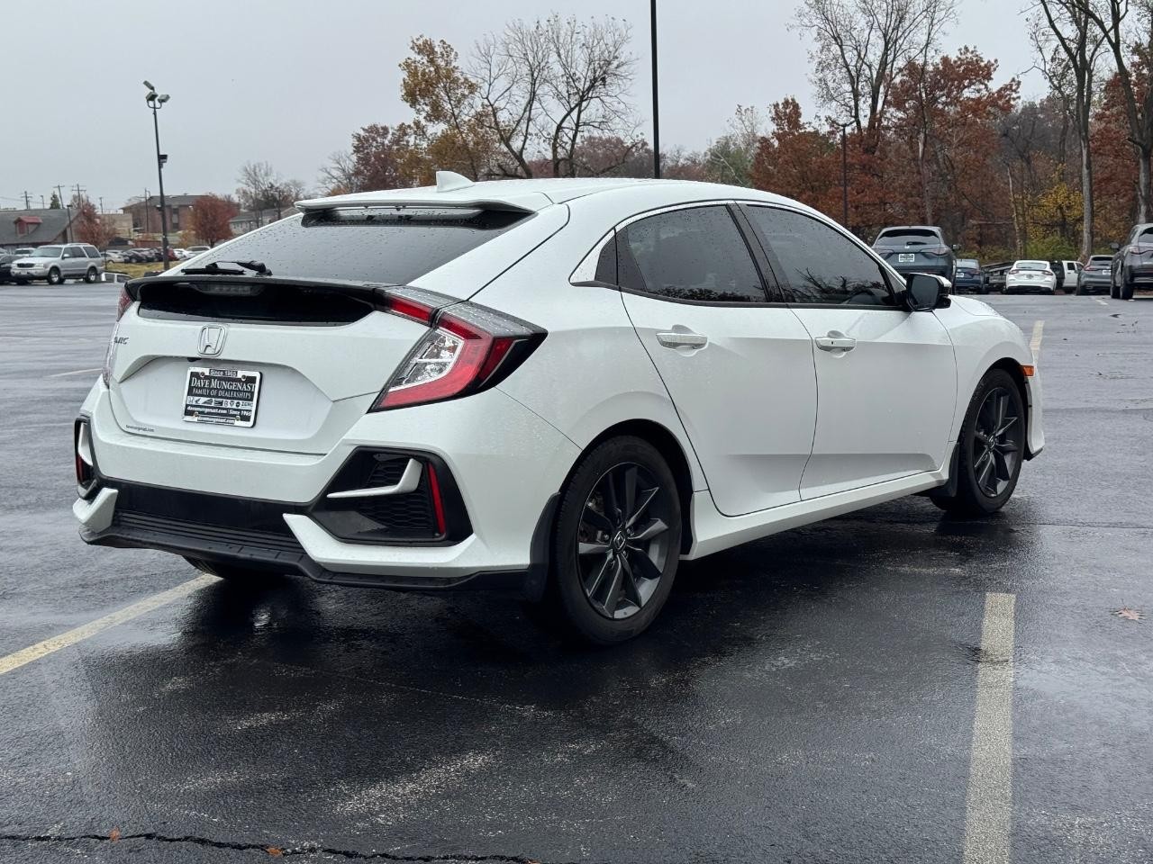 Honda Civic Hatchback Vehicle Full-screen Gallery Image 03