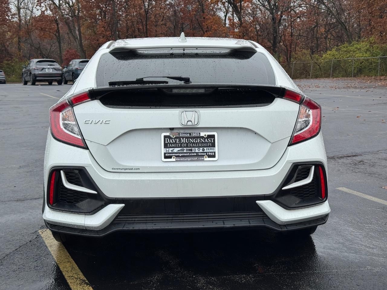 Honda Civic Hatchback Vehicle Full-screen Gallery Image 05