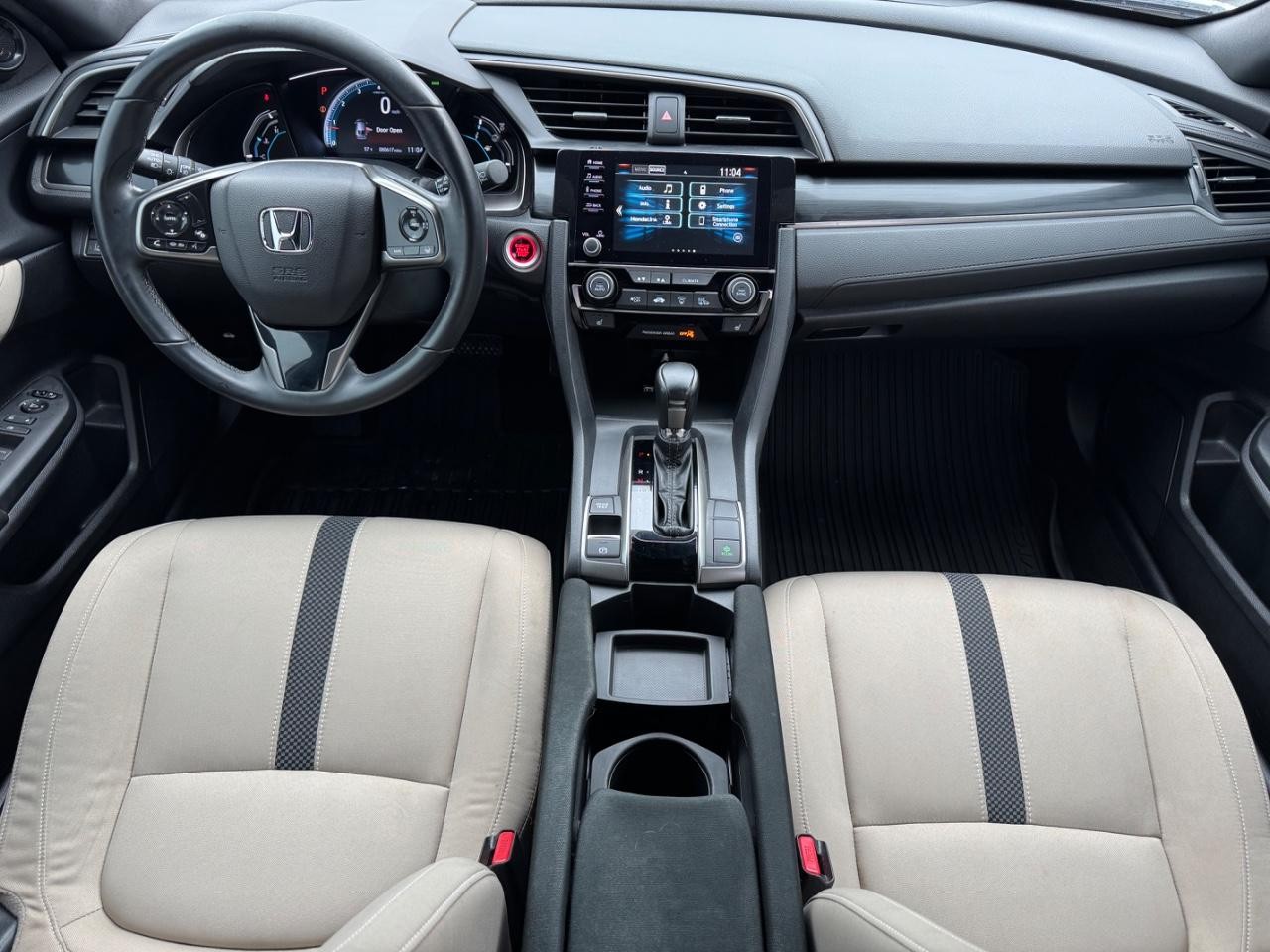 Honda Civic Hatchback Vehicle Full-screen Gallery Image 11