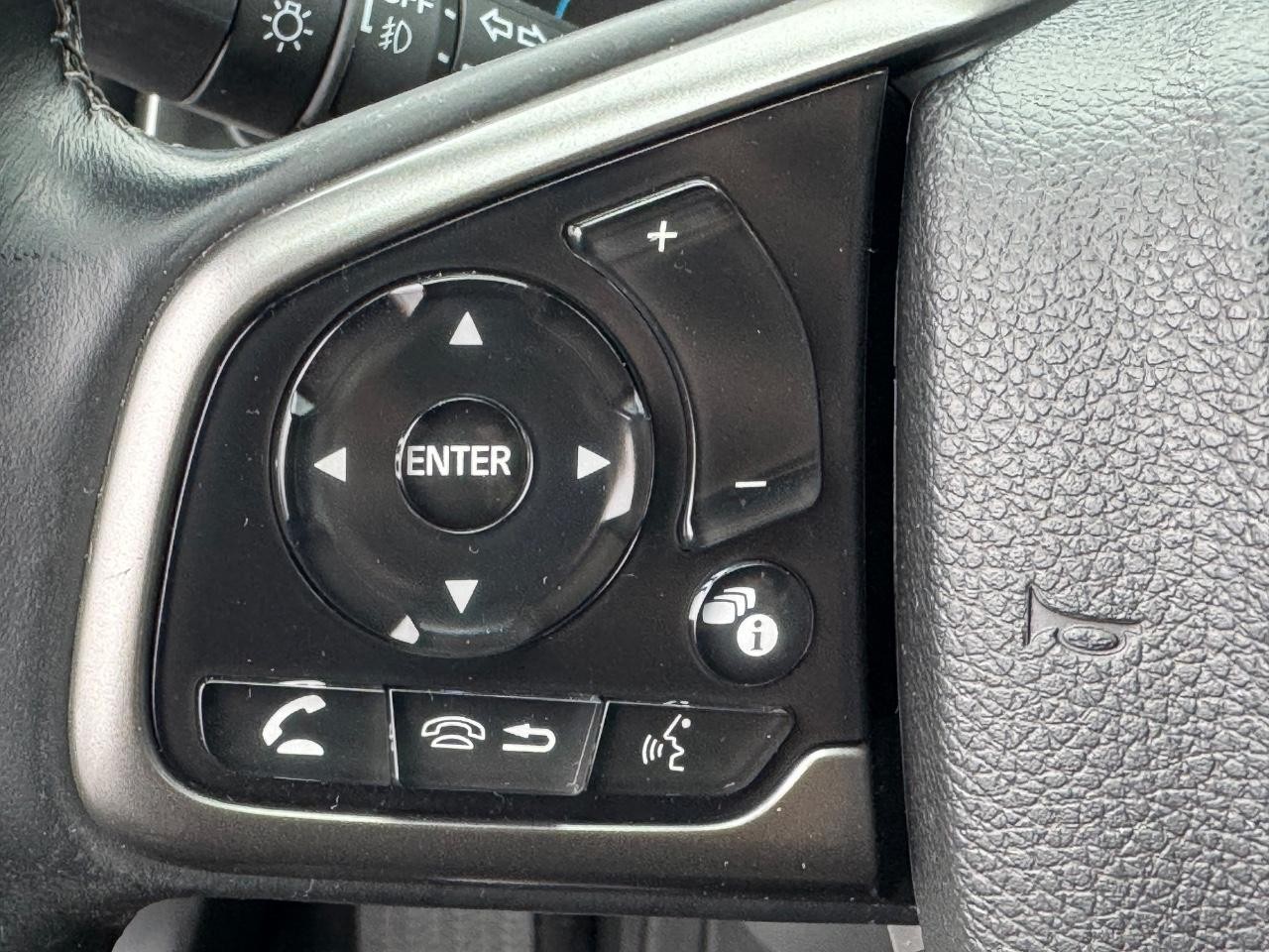 Honda Civic Hatchback Vehicle Full-screen Gallery Image 19