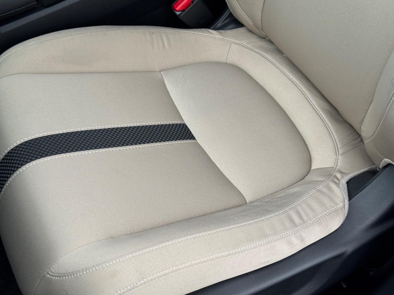 Honda Civic Hatchback Vehicle Full-screen Gallery Image 24