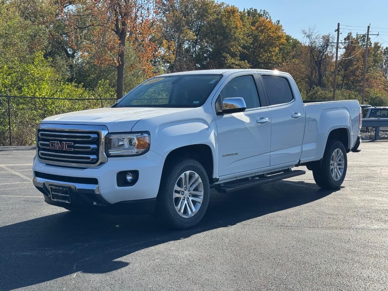 GMC Canyon Vehicle Full-screen Gallery Image 08