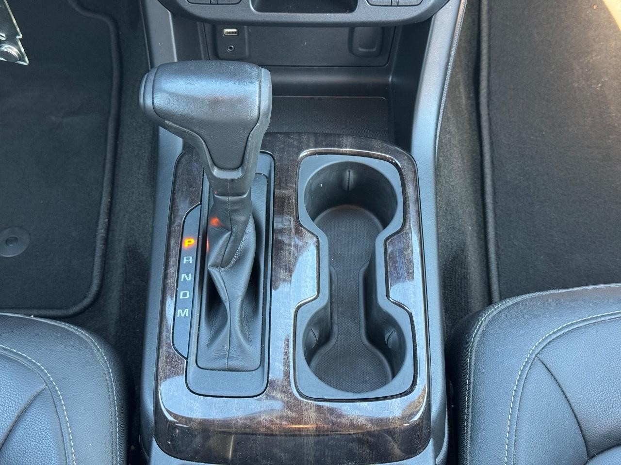 GMC Canyon Vehicle Full-screen Gallery Image 15