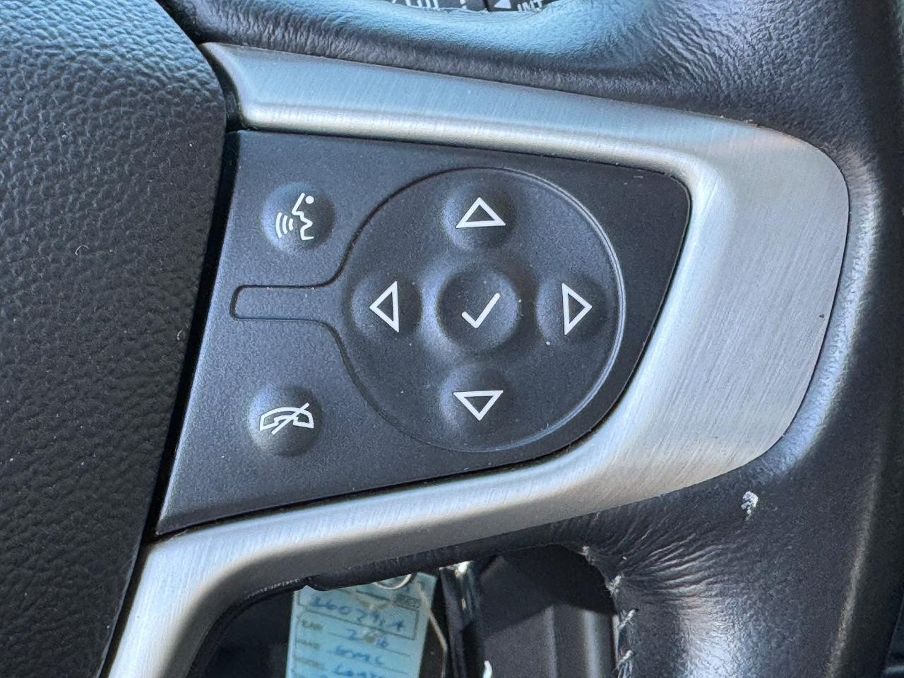 GMC Canyon Vehicle Full-screen Gallery Image 21