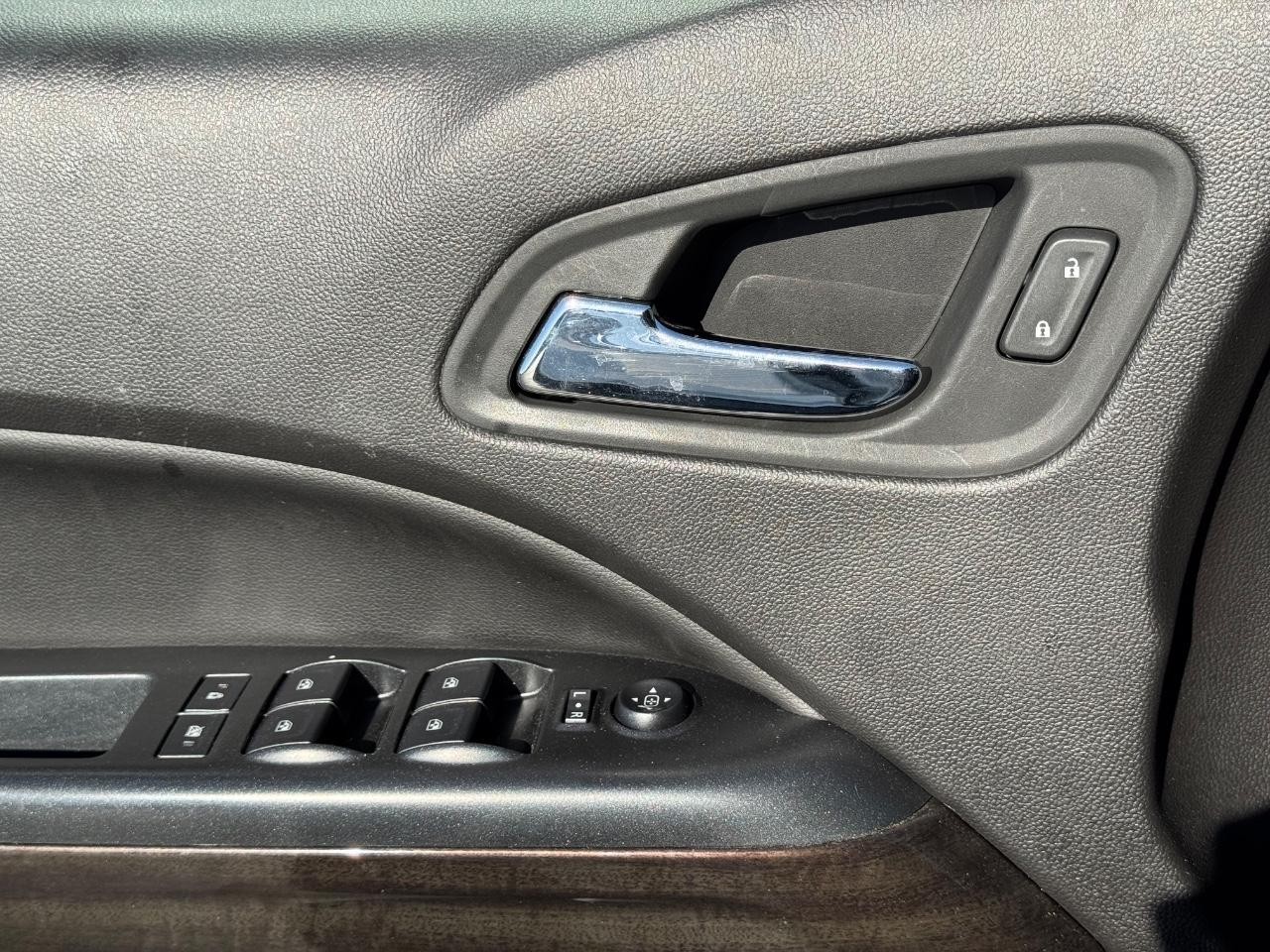 GMC Canyon Vehicle Full-screen Gallery Image 24