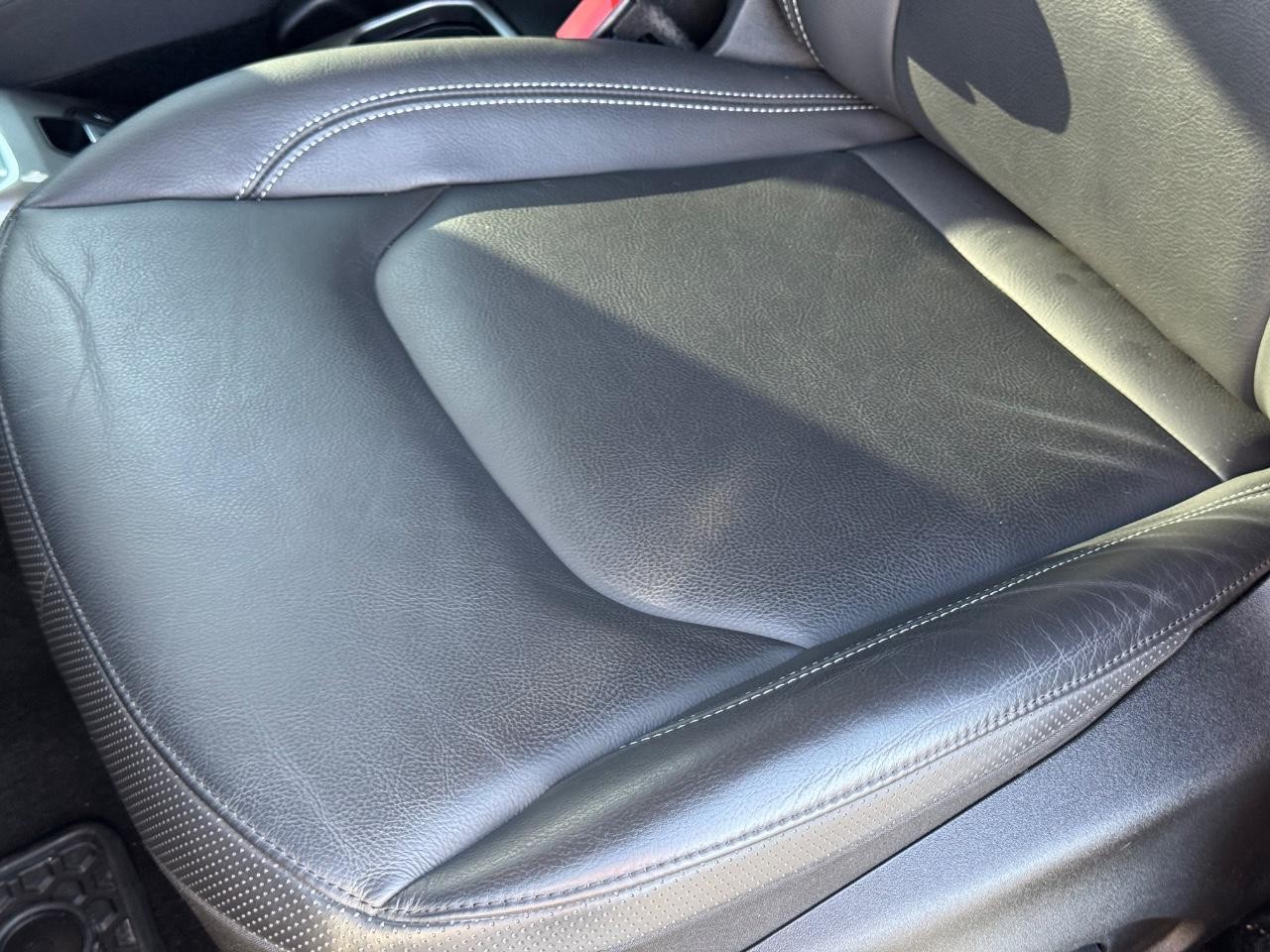 Jeep Renegade Vehicle Full-screen Gallery Image 25