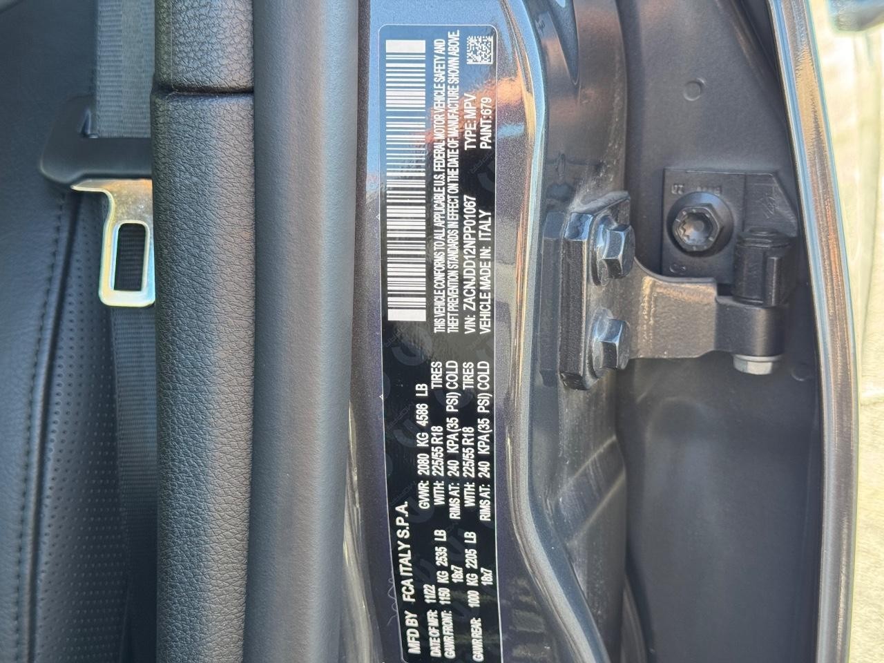 Jeep Renegade Vehicle Full-screen Gallery Image 26