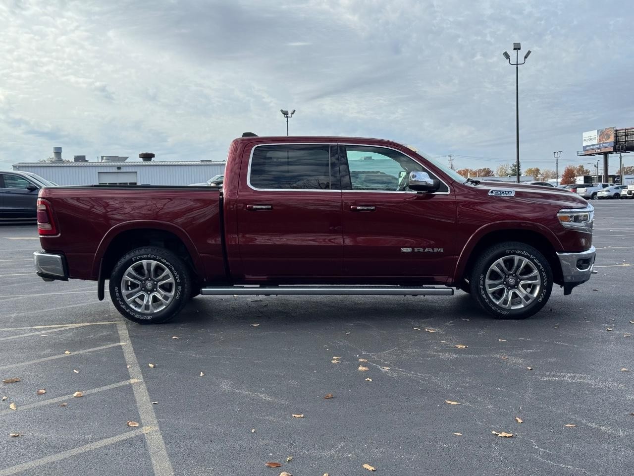 Ram 1500 Vehicle Full-screen Gallery Image 02