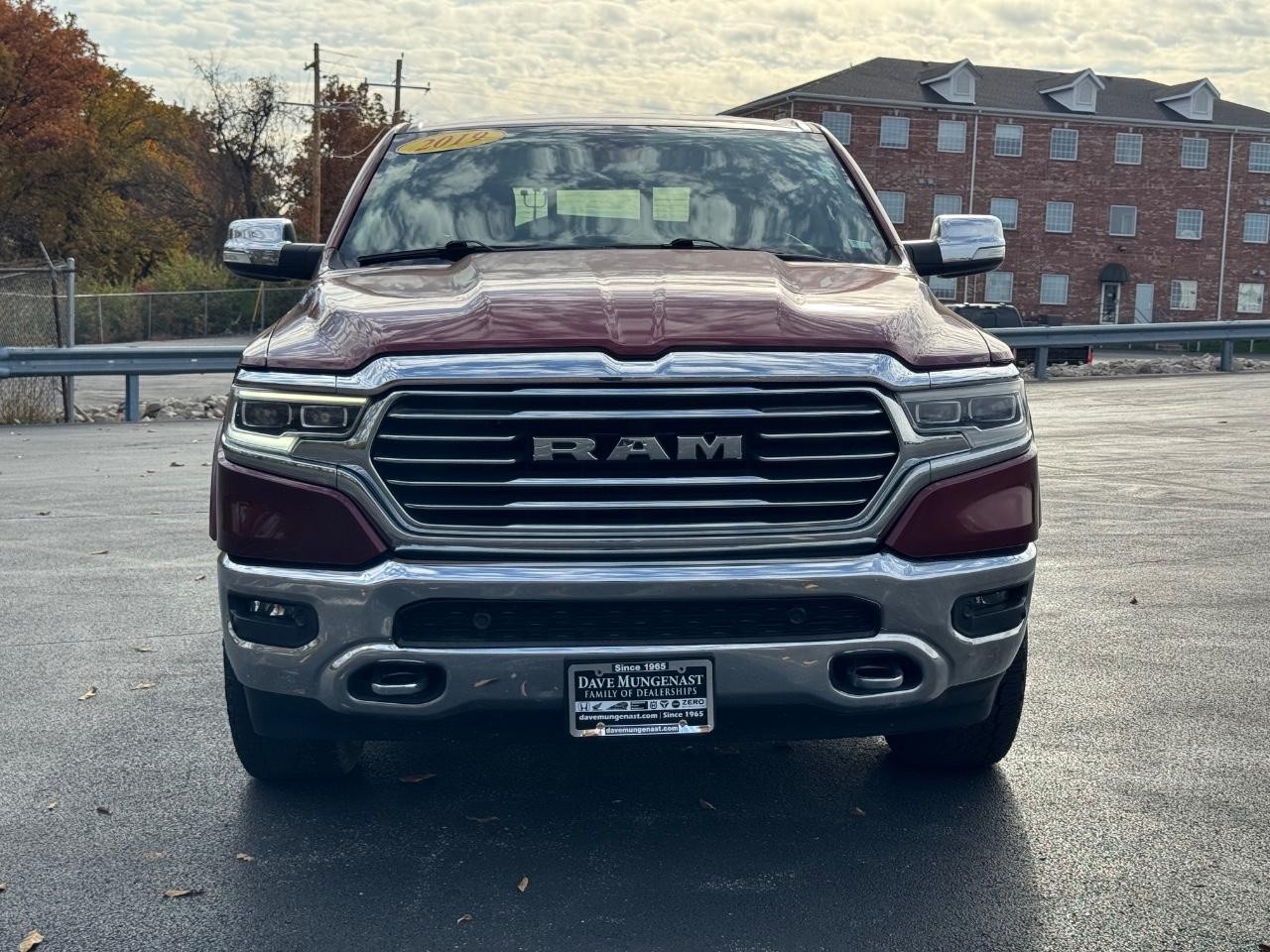 Ram 1500 Vehicle Full-screen Gallery Image 09