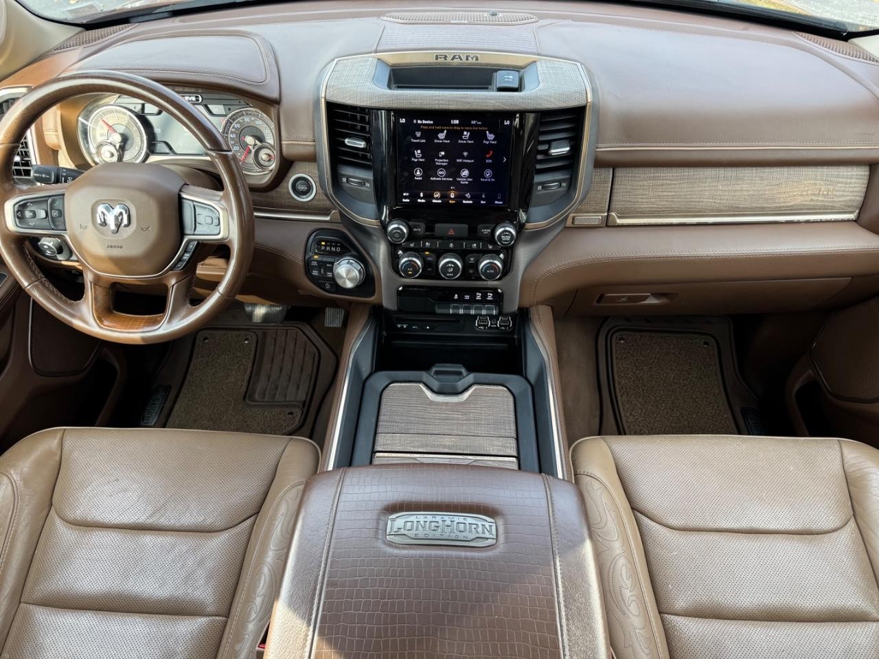 Ram 1500 Vehicle Full-screen Gallery Image 11