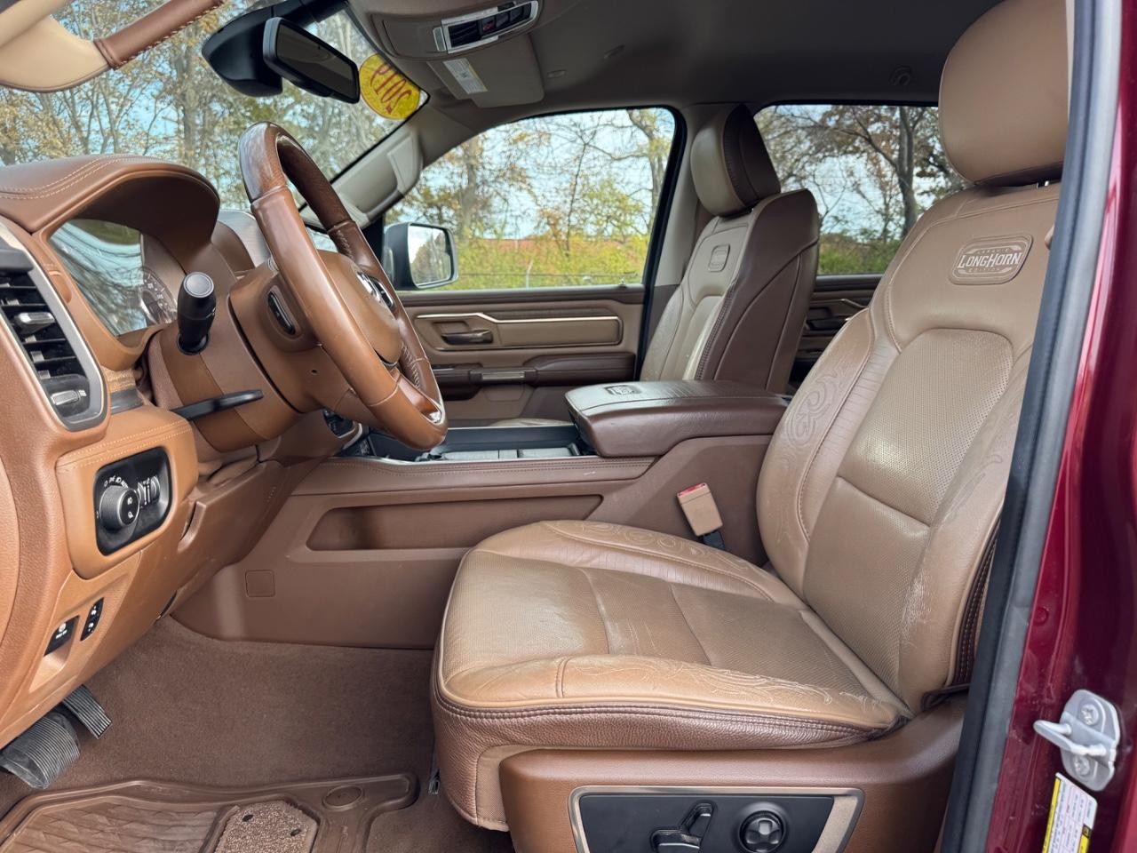 Ram 1500 Vehicle Full-screen Gallery Image 18