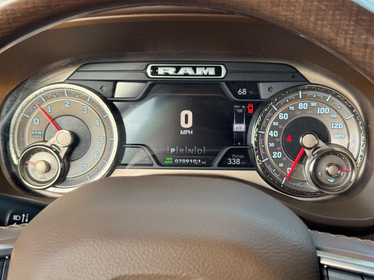 Ram 1500 Vehicle Full-screen Gallery Image 19