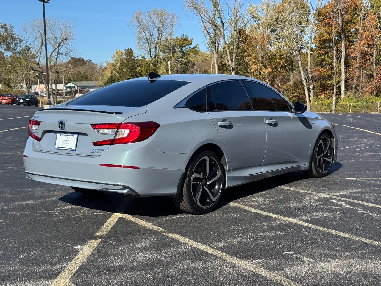 Honda Accord Hybrid Vehicle Full-screen Gallery Image 03