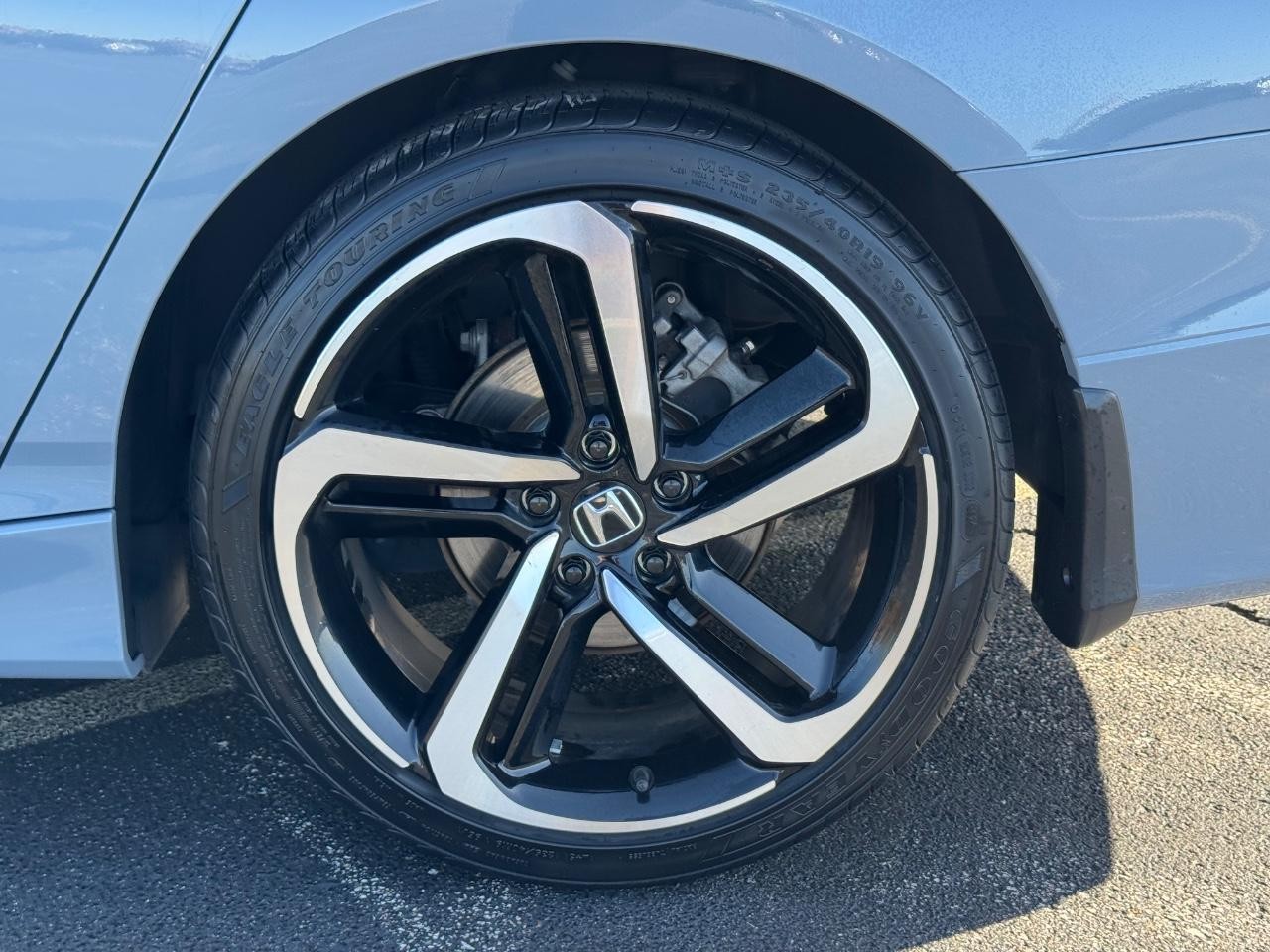 Honda Accord Hybrid Vehicle Full-screen Gallery Image 07