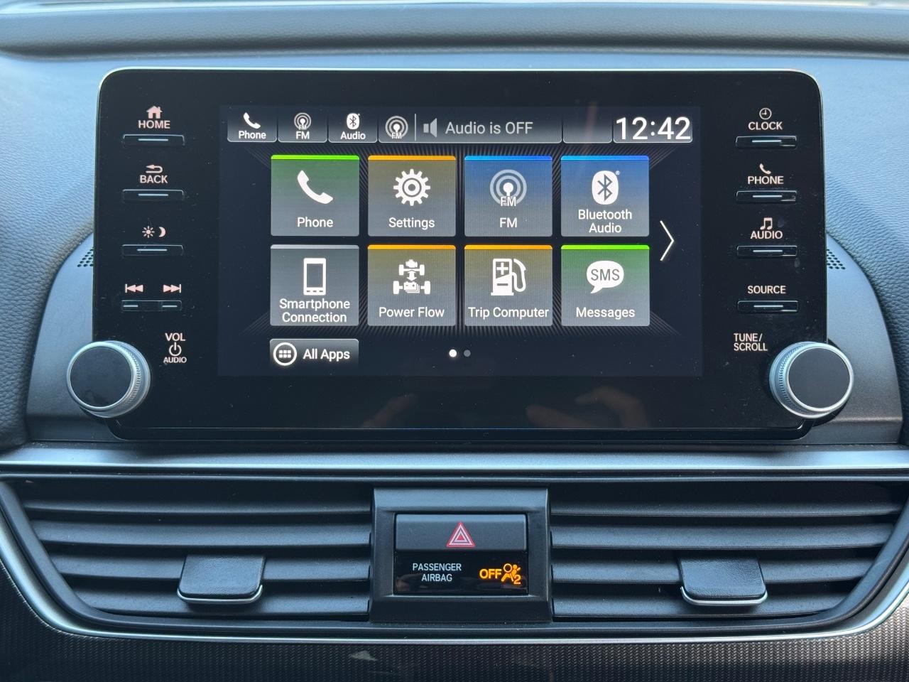 Honda Accord Hybrid Vehicle Full-screen Gallery Image 13