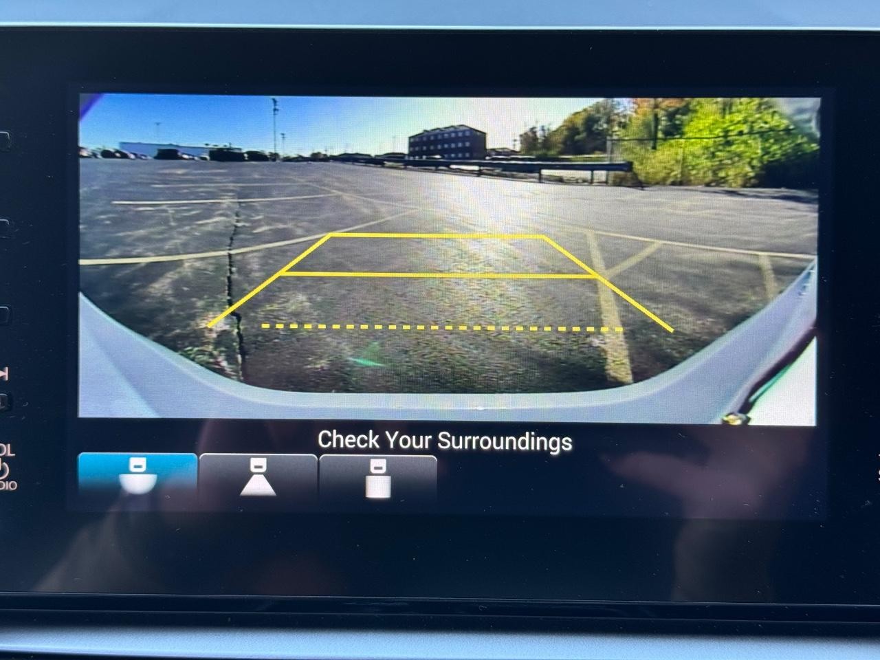 Honda Accord Hybrid Vehicle Full-screen Gallery Image 22