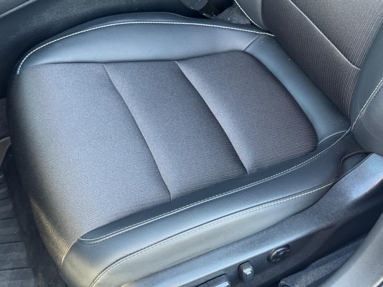 Honda Accord Hybrid Vehicle Full-screen Gallery Image 24