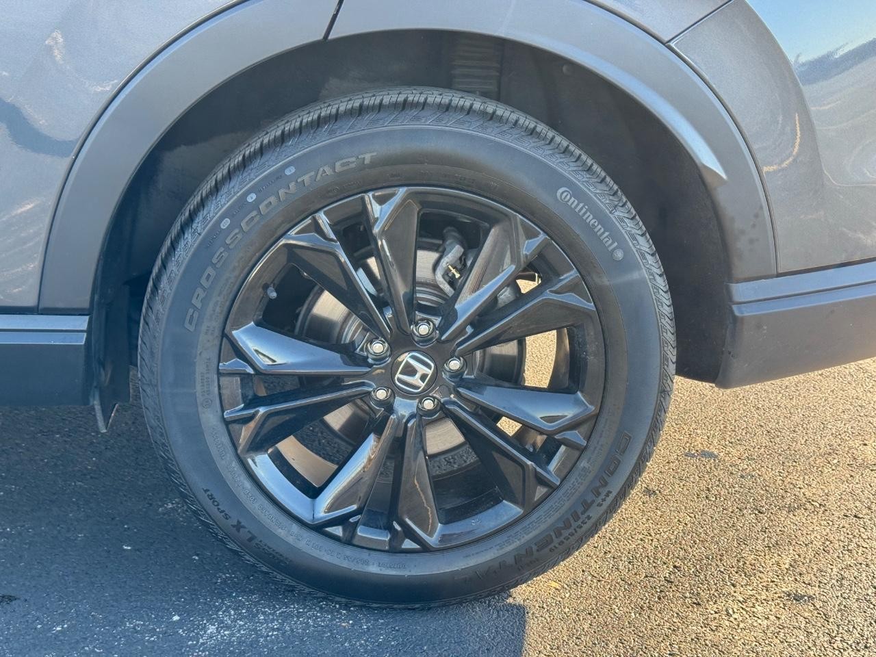 Honda CR-V Hybrid Vehicle Full-screen Gallery Image 07