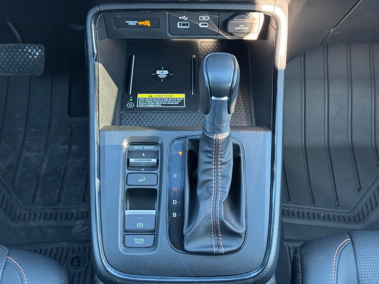 Honda CR-V Hybrid Vehicle Full-screen Gallery Image 15