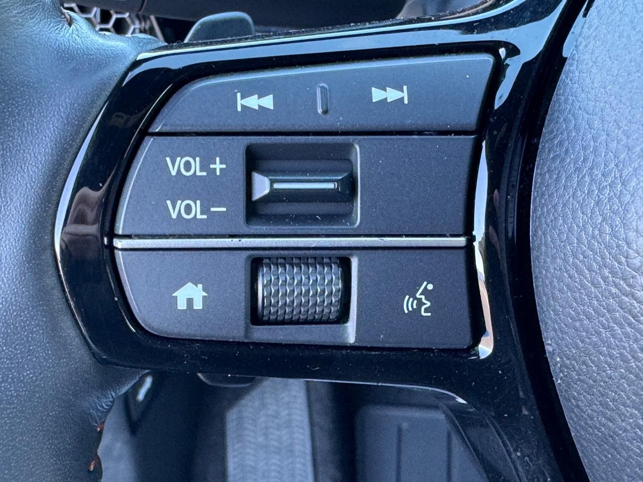 Honda CR-V Hybrid Vehicle Full-screen Gallery Image 21