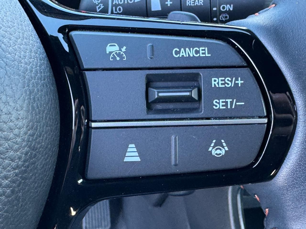 Honda CR-V Hybrid Vehicle Full-screen Gallery Image 22