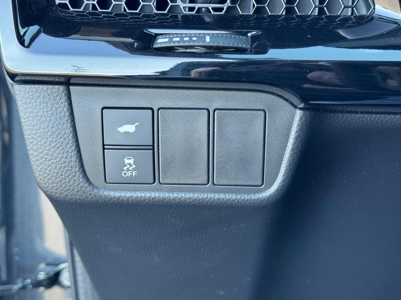 Honda CR-V Hybrid Vehicle Full-screen Gallery Image 23