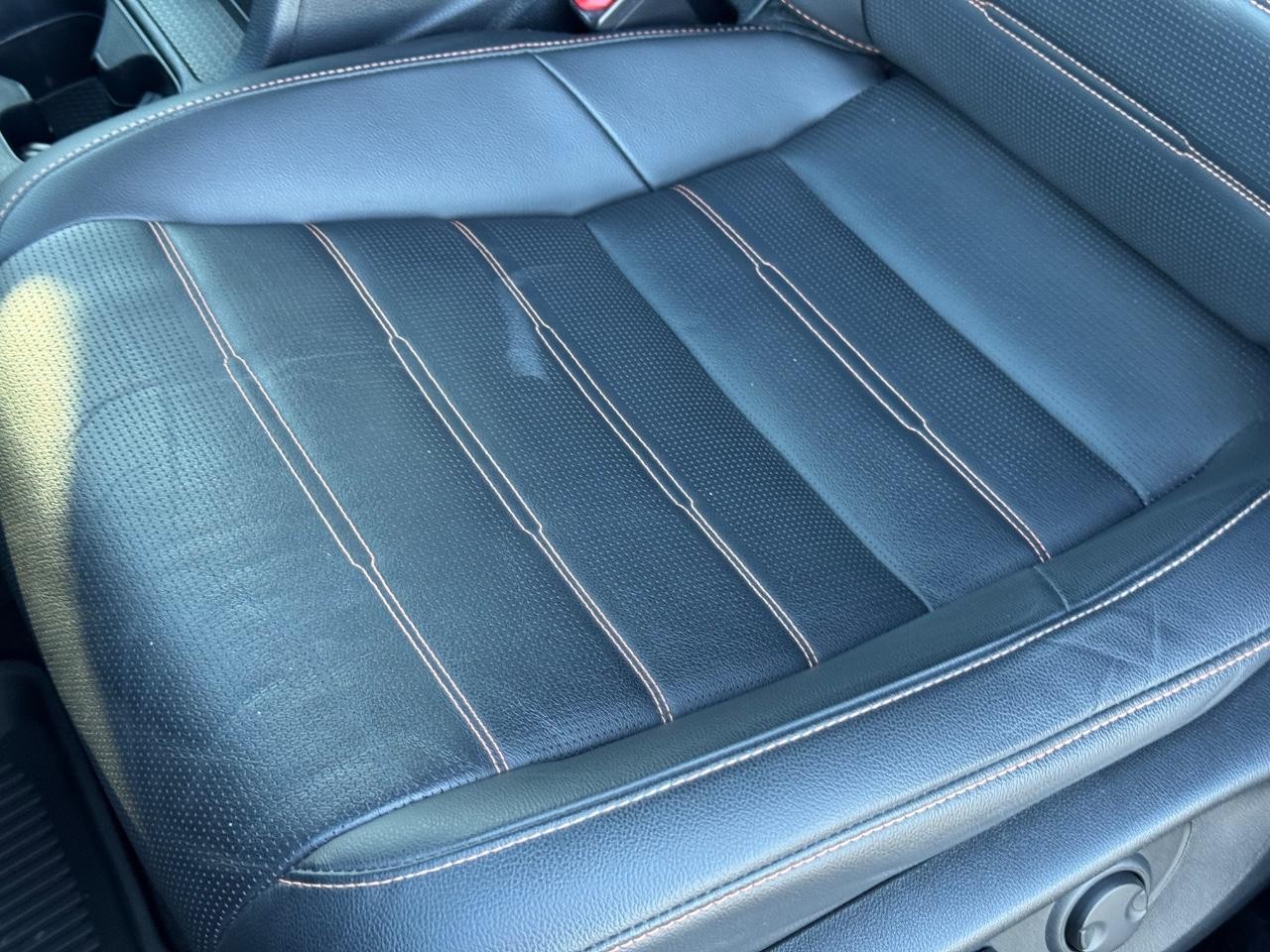 Honda CR-V Hybrid Vehicle Full-screen Gallery Image 27