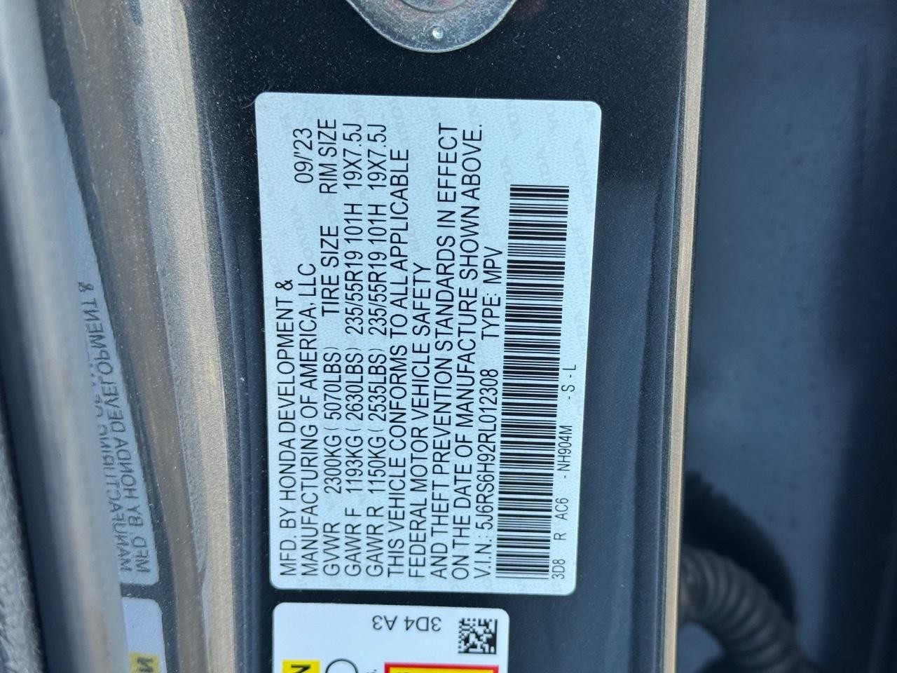 Honda CR-V Hybrid Vehicle Full-screen Gallery Image 28