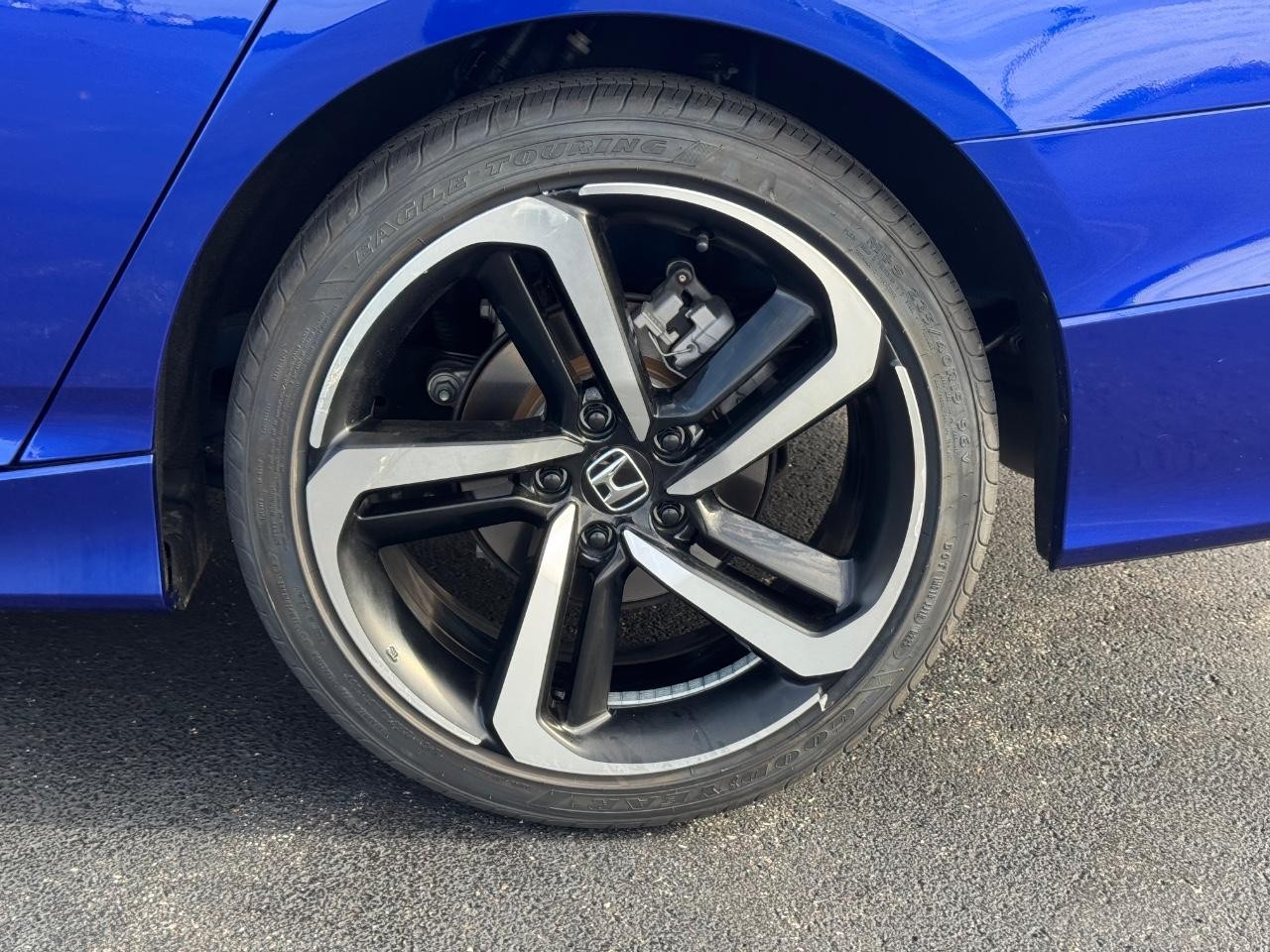 Honda Accord Sedan Vehicle Full-screen Gallery Image 07