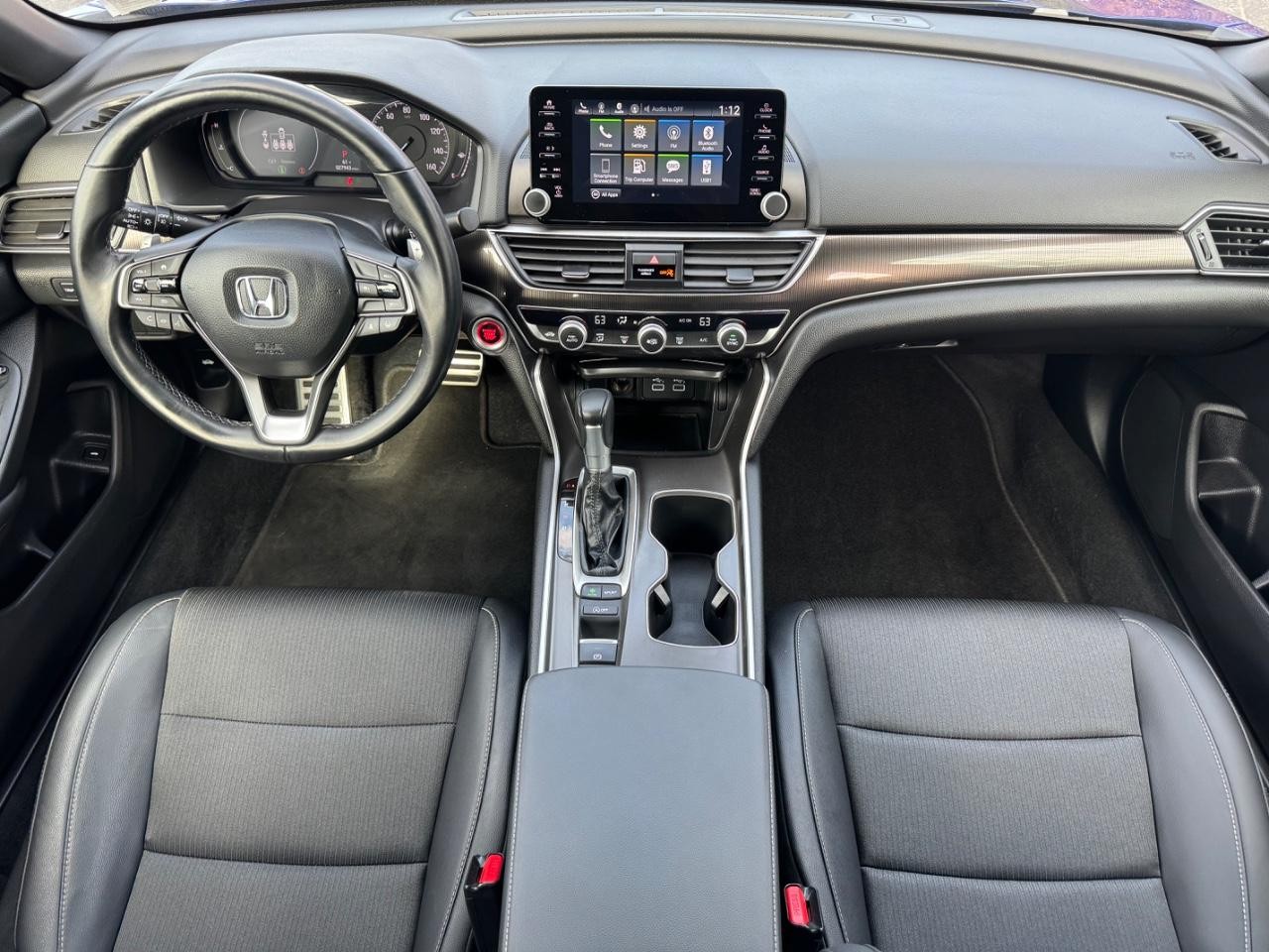 Honda Accord Sedan Vehicle Full-screen Gallery Image 11