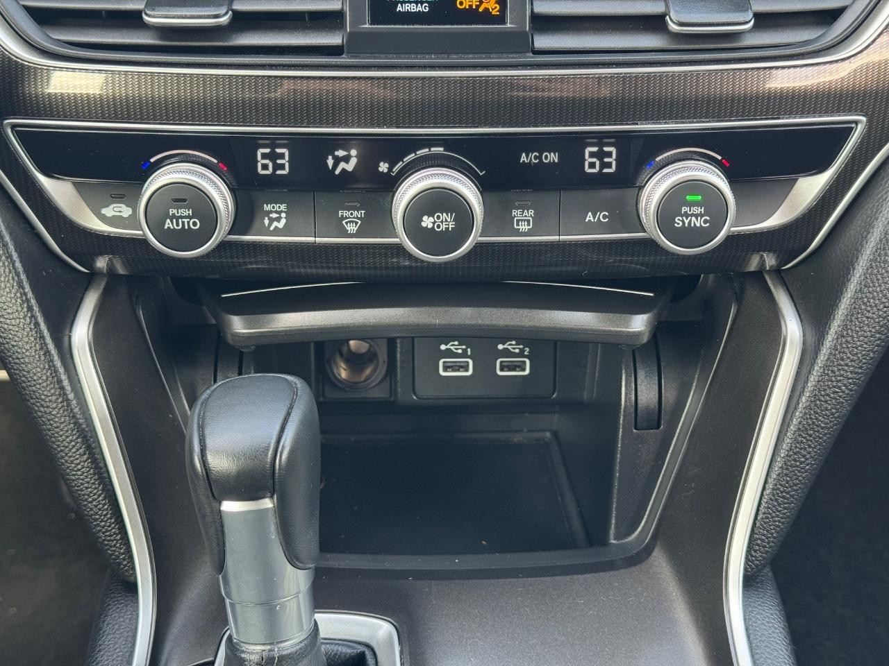 Honda Accord Sedan Vehicle Full-screen Gallery Image 14