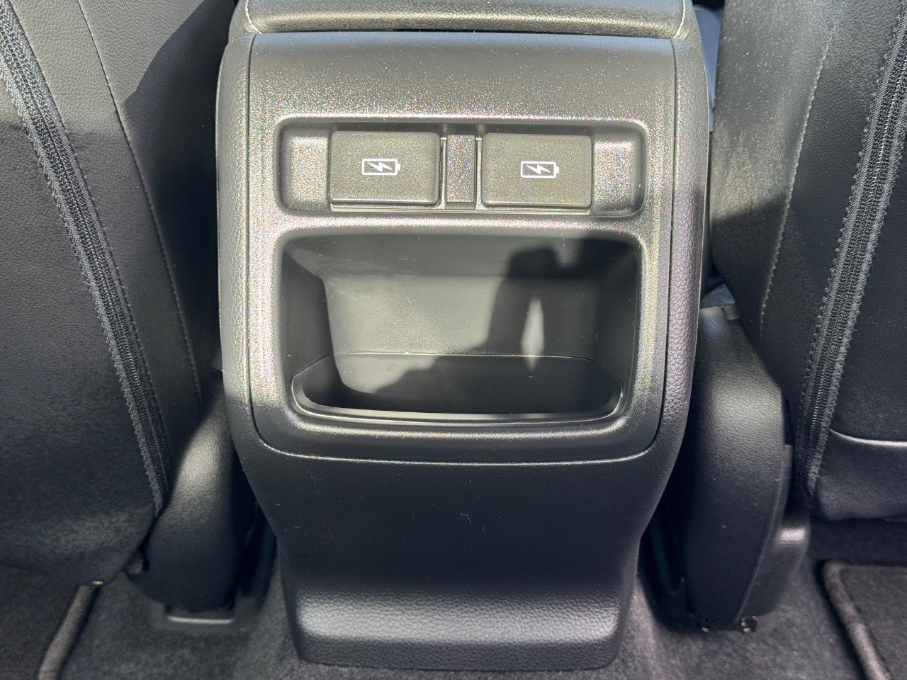 Honda Accord Sedan Vehicle Full-screen Gallery Image 16