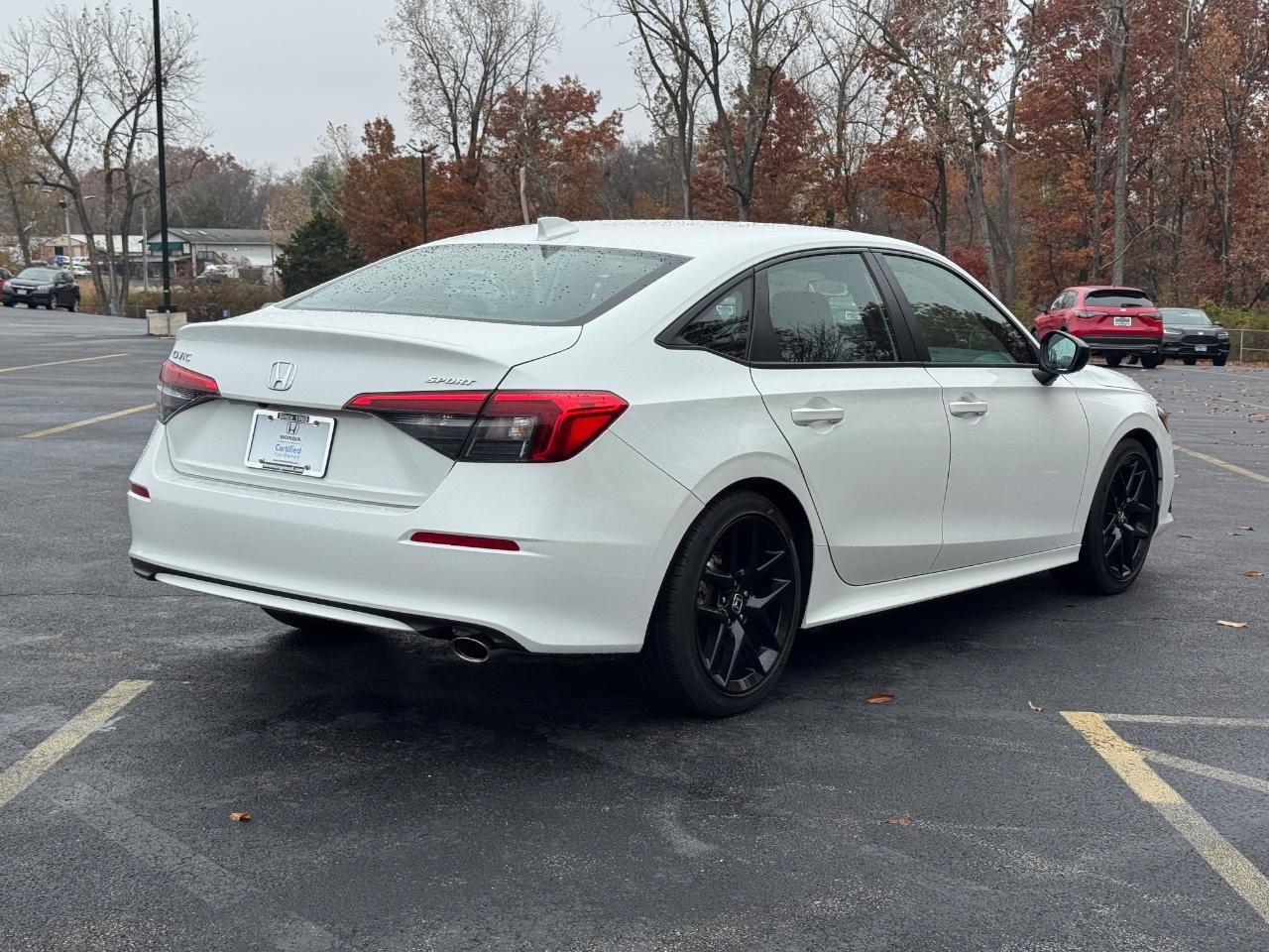 Honda Civic Sedan Vehicle Full-screen Gallery Image 03