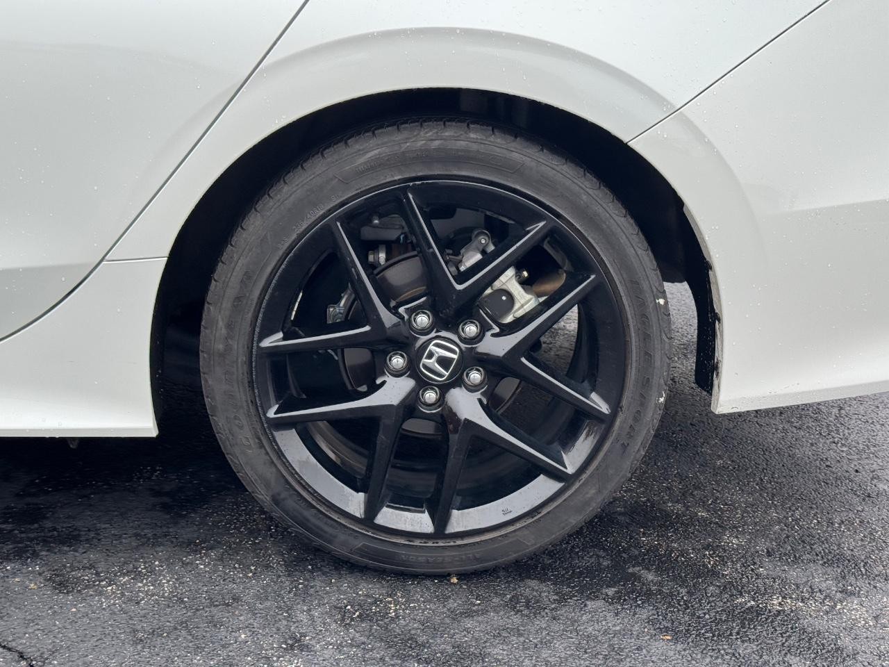 Honda Civic Sedan Vehicle Full-screen Gallery Image 07