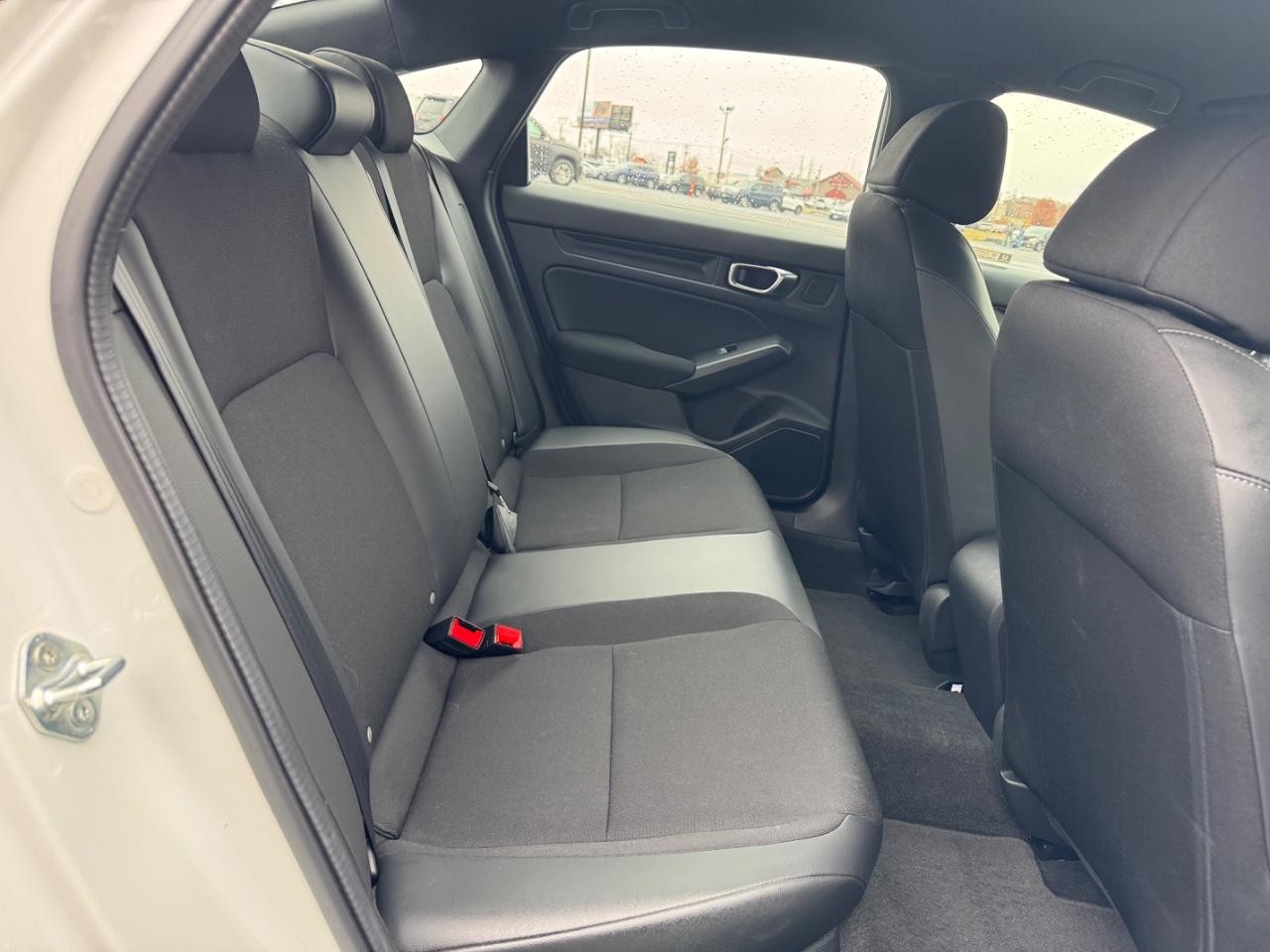 Honda Civic Sedan Vehicle Full-screen Gallery Image 10