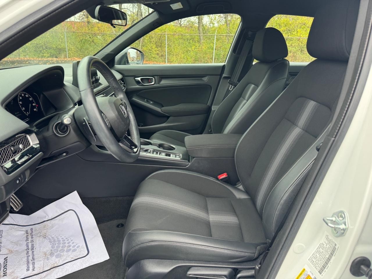 Honda Civic Sedan Vehicle Full-screen Gallery Image 17